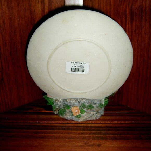 Adorable Collectible Vintage 3-D Display Plate - Picture 4 of 5